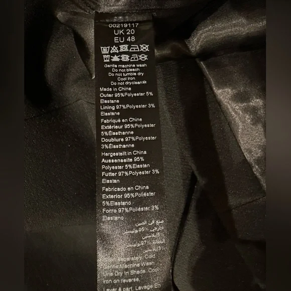 City Chic Black Blazer with Gold Button plus size L/20 - Picture 6 of 7